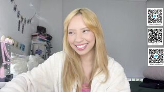 JULIE OLIVER - Joi smoking and cumming with you!