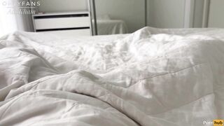 Wake-up intimacy captured in intimate detail
