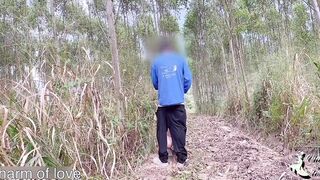 Painter fucks a beautiful girl in the middle of the road.