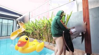 ์NiNewThai เย็ดกะหรี่ทรงซ้อ ริมสระ Pool Villa xxx แม่งโคตรน่าเย็ดเลย โดนควยนักเรียนแทงหีเข้ามิดด้ามร้องลั่น