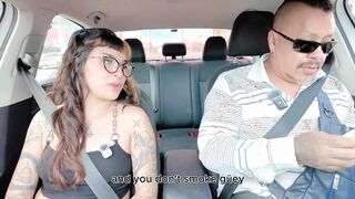 He lost his money, accepted the raite... And it ended up full | Creampie A Gatita Cannabica