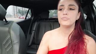 Mulher vira motorista de app e fode com seus passageiros!