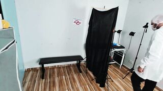 Corno levou sua esposa para tomar injeção no bumbum!