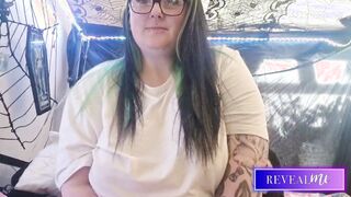 RevealMe || PRIVATE SESSION BABE STRIPS NAKED, PLAYS WITH BIG TITS, FINGERS HER PUSSY THEN VIBRATES TO ORGASM!