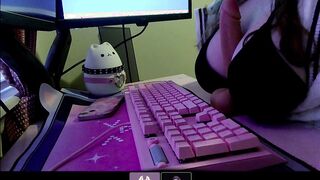 moaning egirl gives private masterbution help