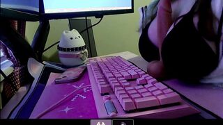 moaning egirl gives private masterbution help