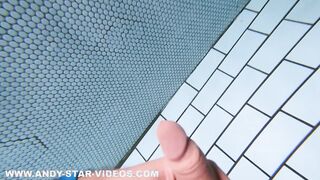 Underwater sex with an ebony girl in a swimming pool