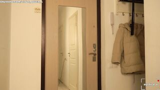 Сourier Fucked the Girl in the Shower