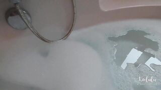 Couple Have Intense Passionate Sex in Bathtub - Amateur