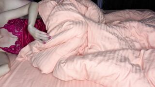 Wife woke up from a thick cock in her pussy