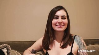 Australian Amateur Uses Wand for Intimate Pleasure