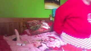 Christmas time – Beautiful chunky horny housewife home alone